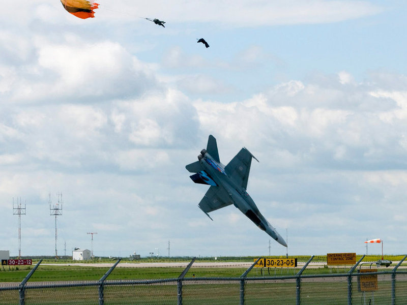 800x600_ejection_02