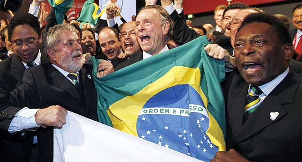 091002lula-nuzman-pele.jpg